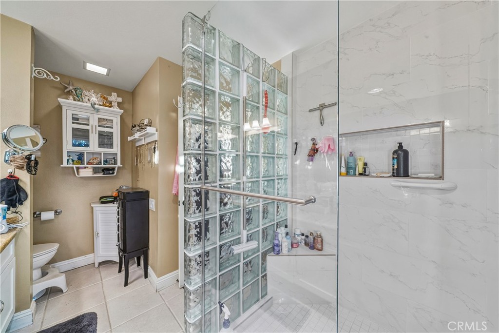 MLS #OC25274843 image #24