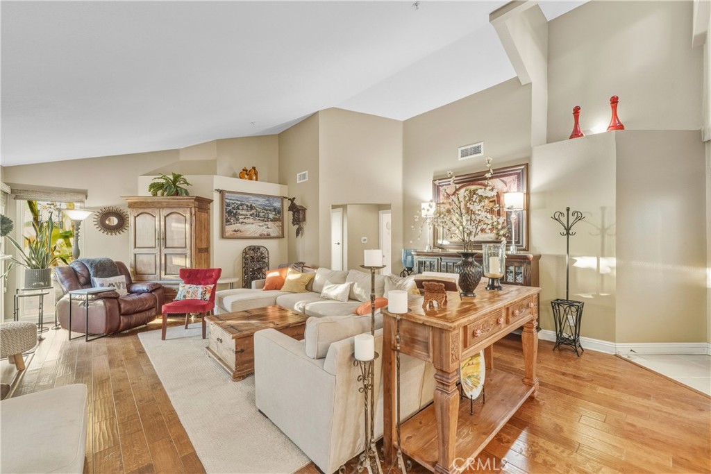 MLS #OC25274843 image #5