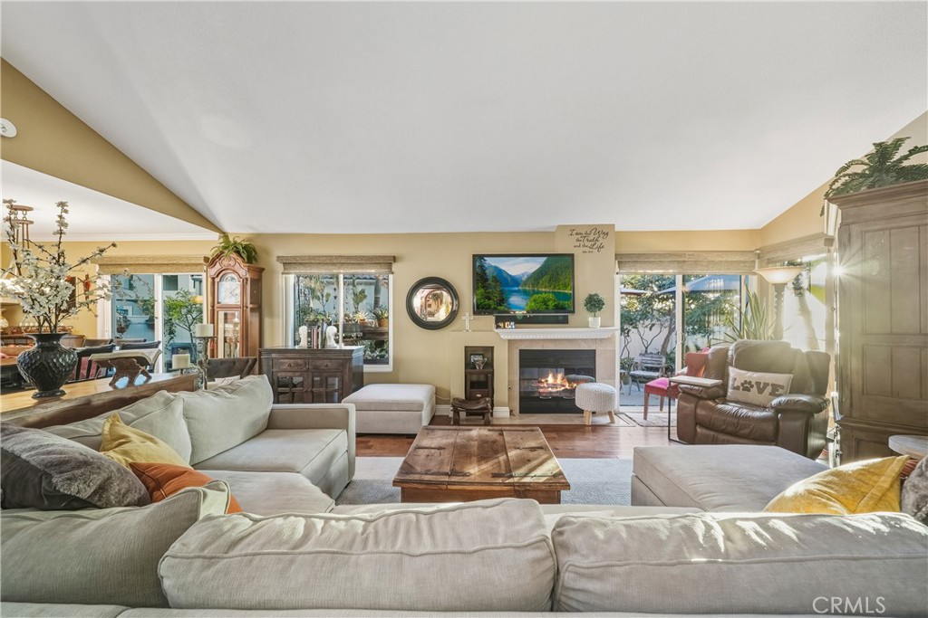 MLS #OC25274843 image #8