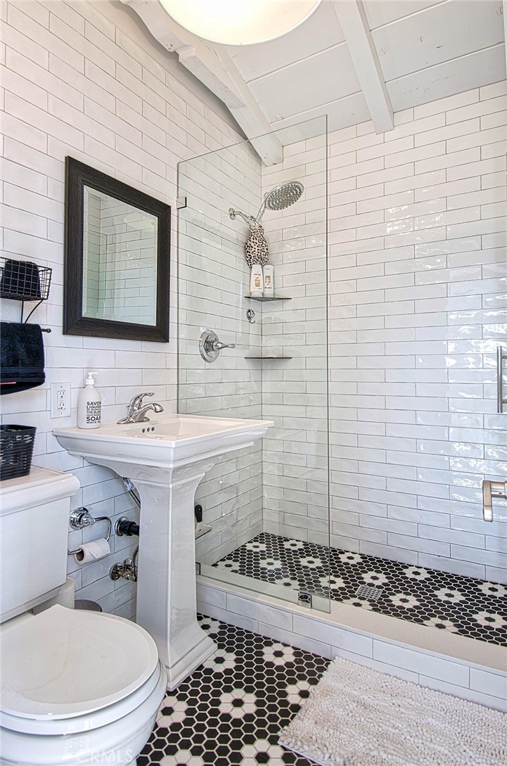 MLS #OC25274844 image #8