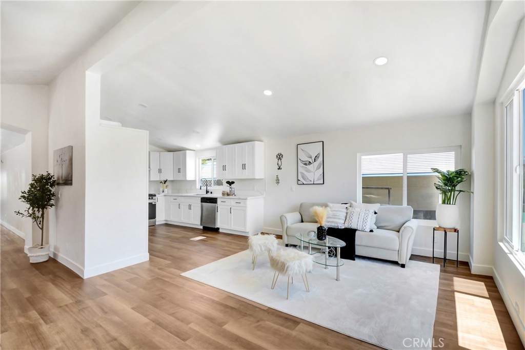 MLS #OC25274877 image #10