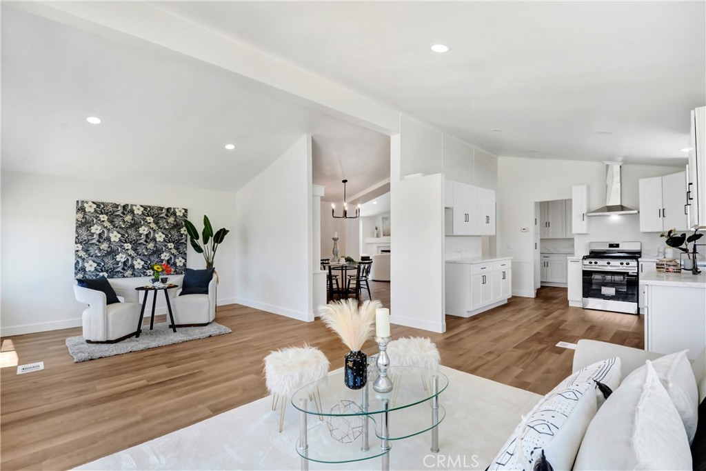 MLS #OC25274877 image #11