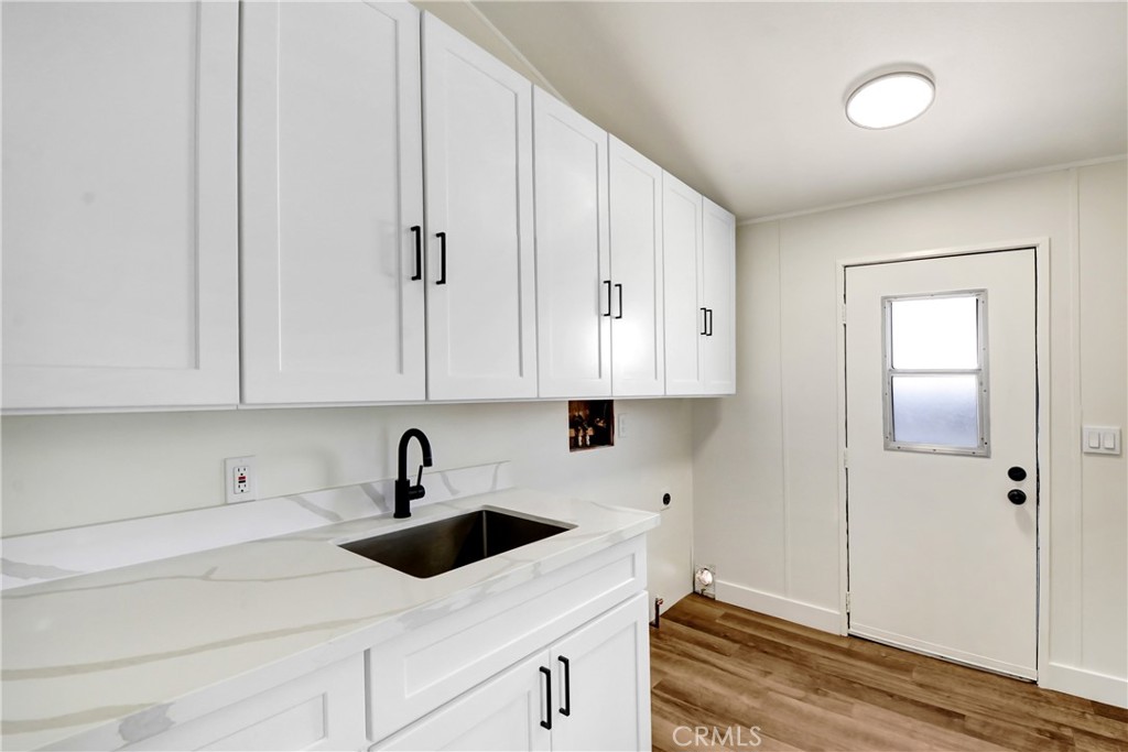 MLS #OC25274877 image #15