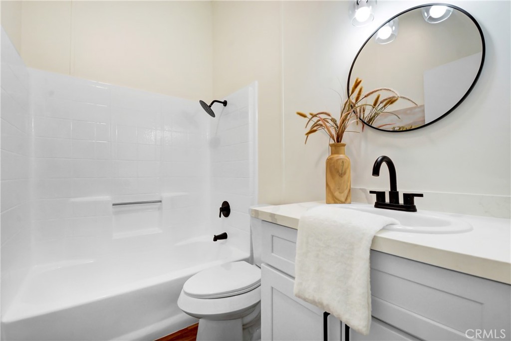 MLS #OC25274877 image #16