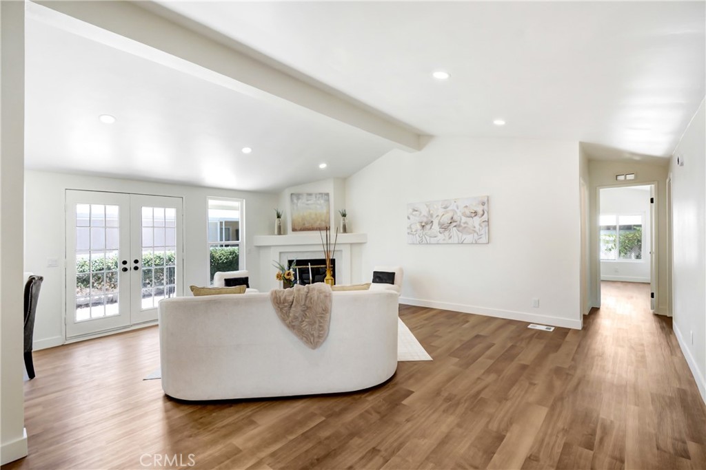 MLS #OC25274877 image #7