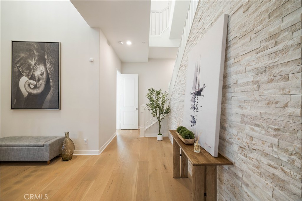 MLS #OC25274942 image #3