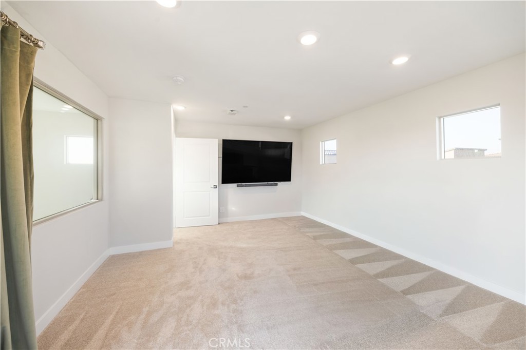 MLS #OC25274942 image #38