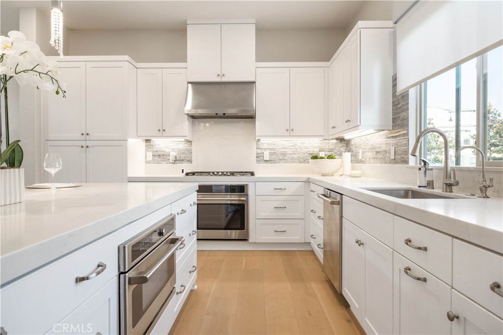 MLS #OC25274942 image #8