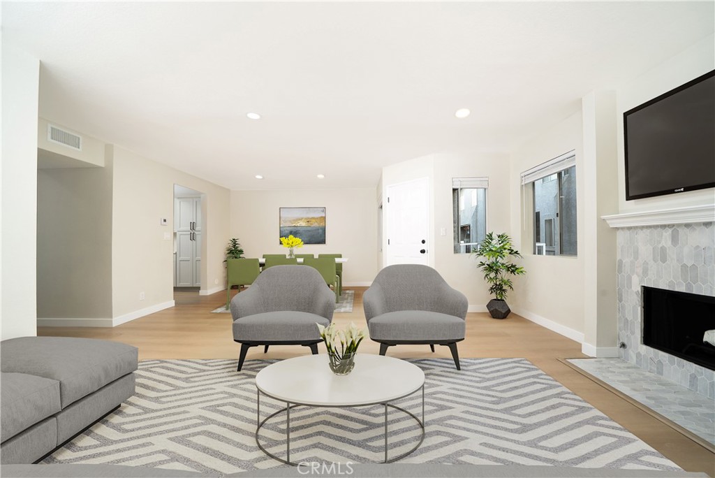 MLS #OC25274955 image #1