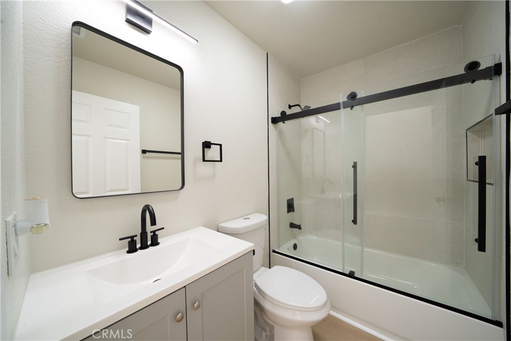 MLS #OC25274955 image #10