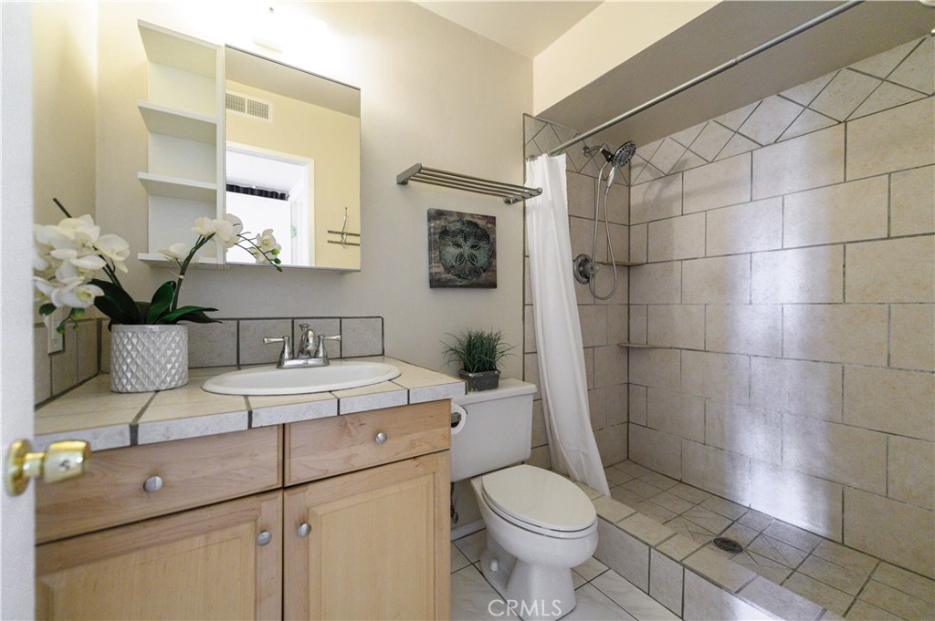 MLS #OC25274968 image #12