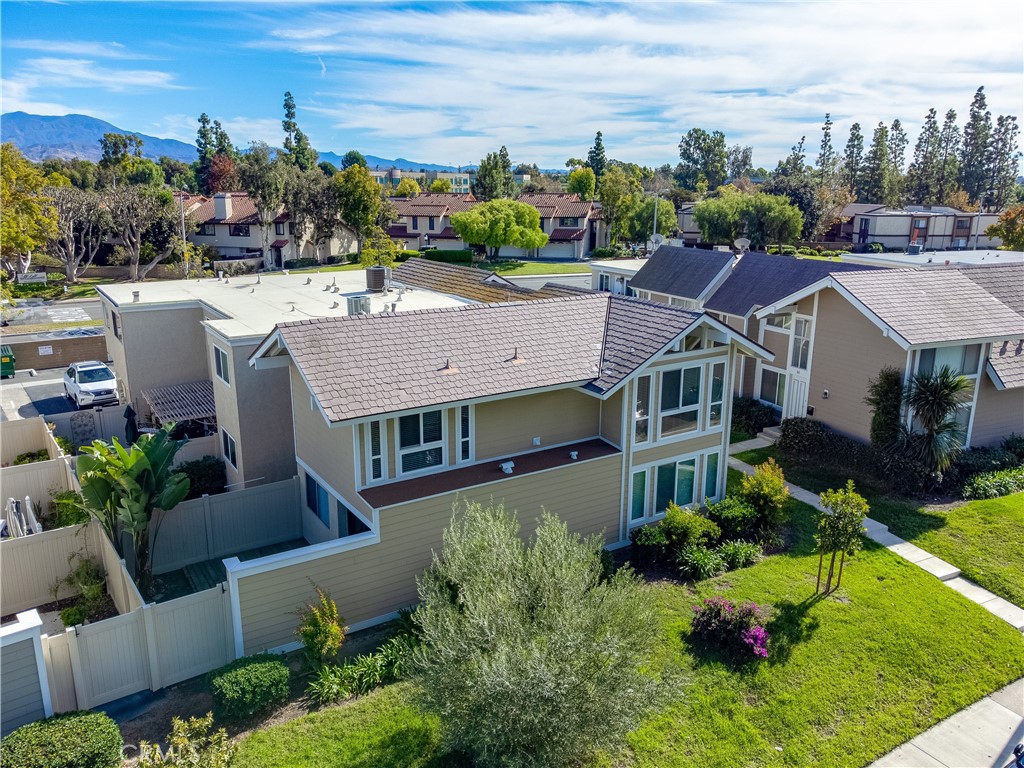 MLS #OC25274968 image #17