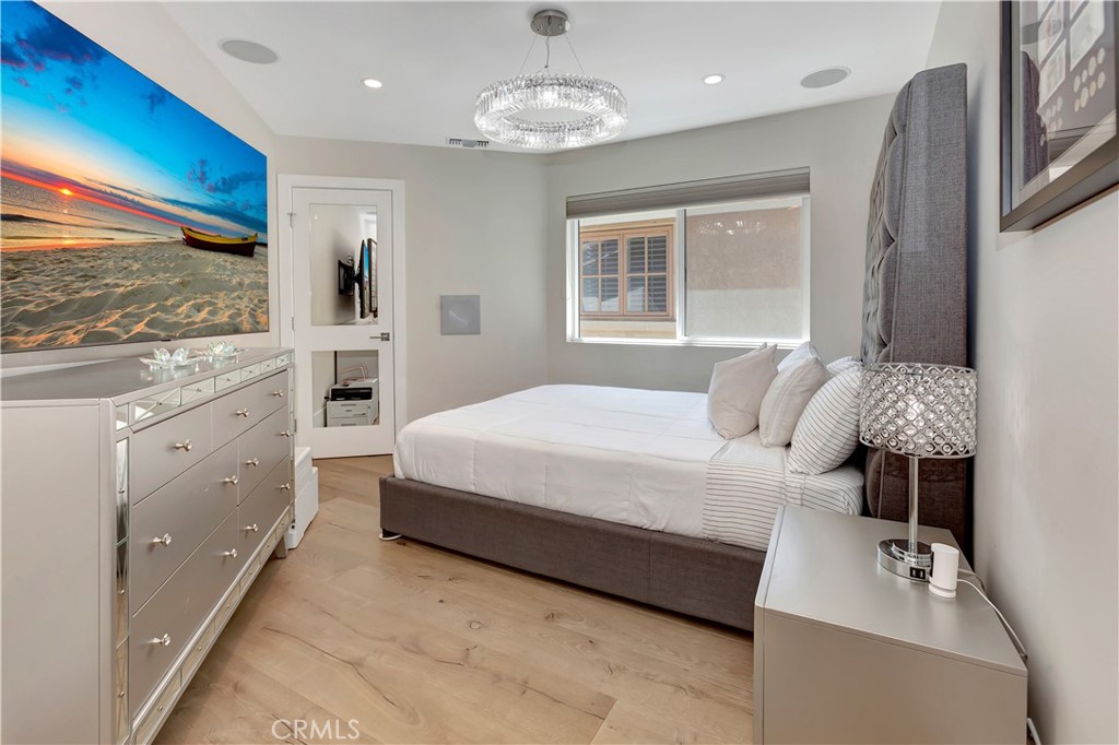 MLS #OC25274990 image #18