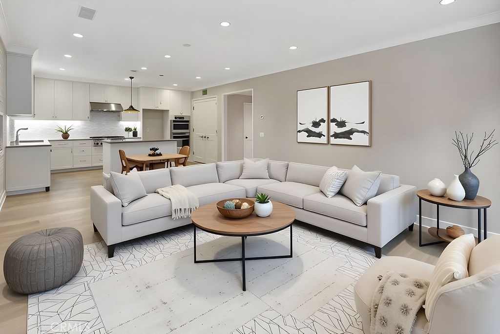 MLS #OC25274994 image #1