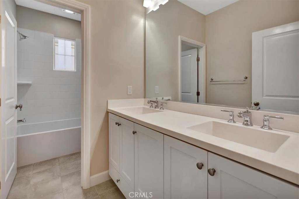 MLS #OC25274994 image #15