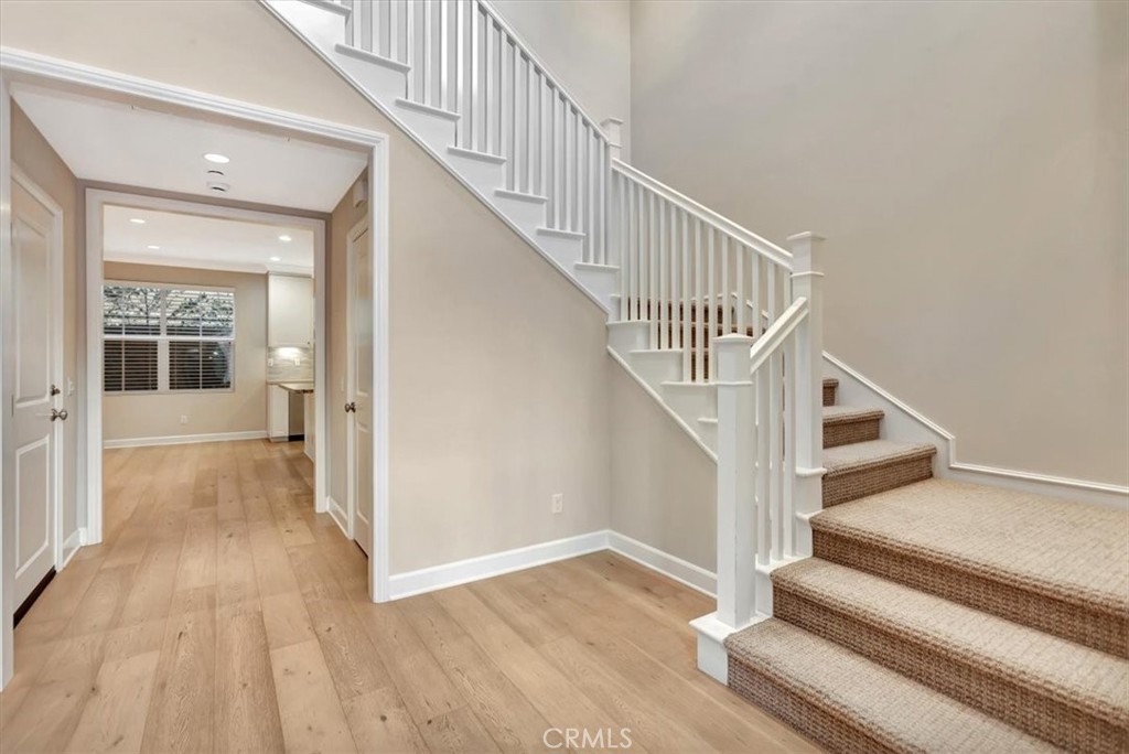 MLS #OC25274994 image #2