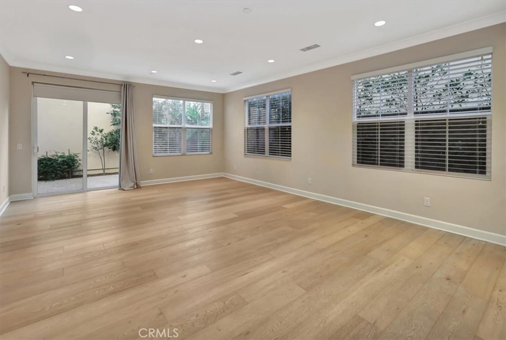 MLS #OC25274994 image #3