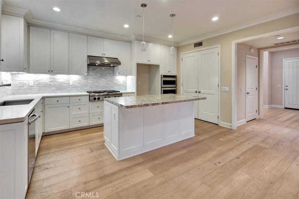 MLS #OC25274994 image #6