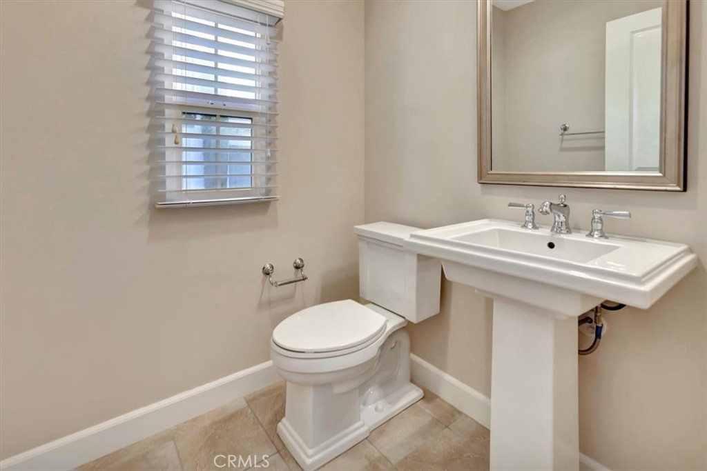 MLS #OC25274994 image #8