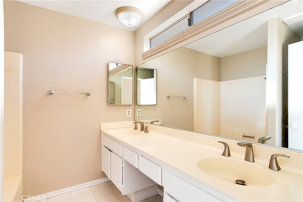 MLS #OC25274996 image #14