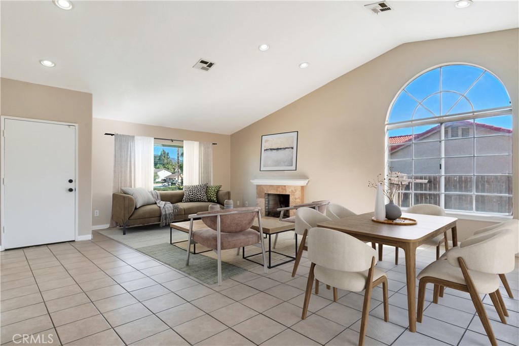 MLS #OC25274996 image #2