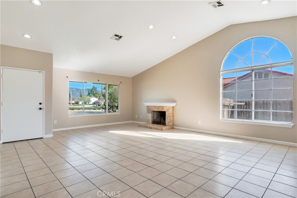 MLS #OC25274996 image #4