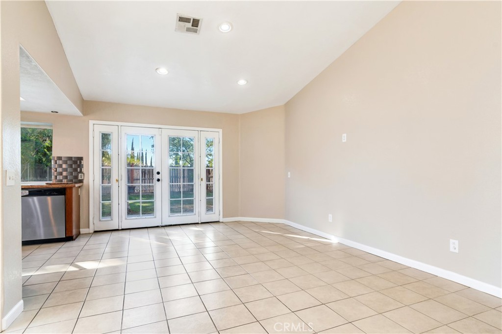 MLS #OC25274996 image #8