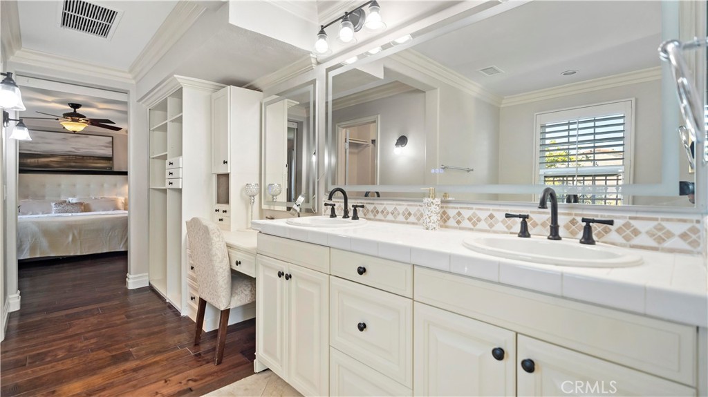 MLS #OC25275004 image #18