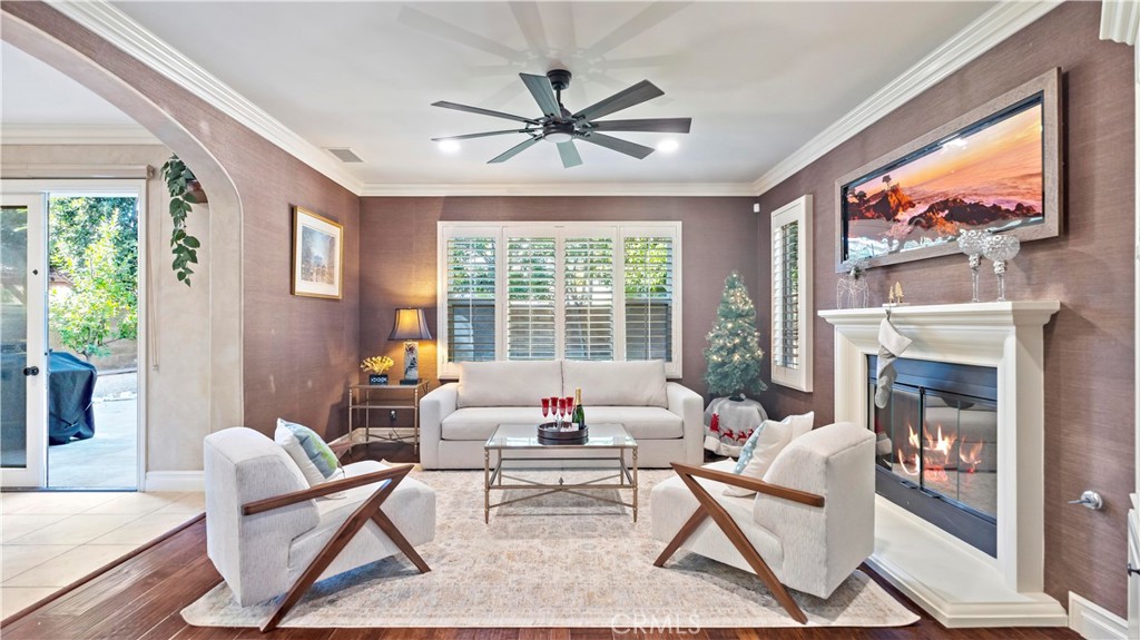 MLS #OC25275004 image #2