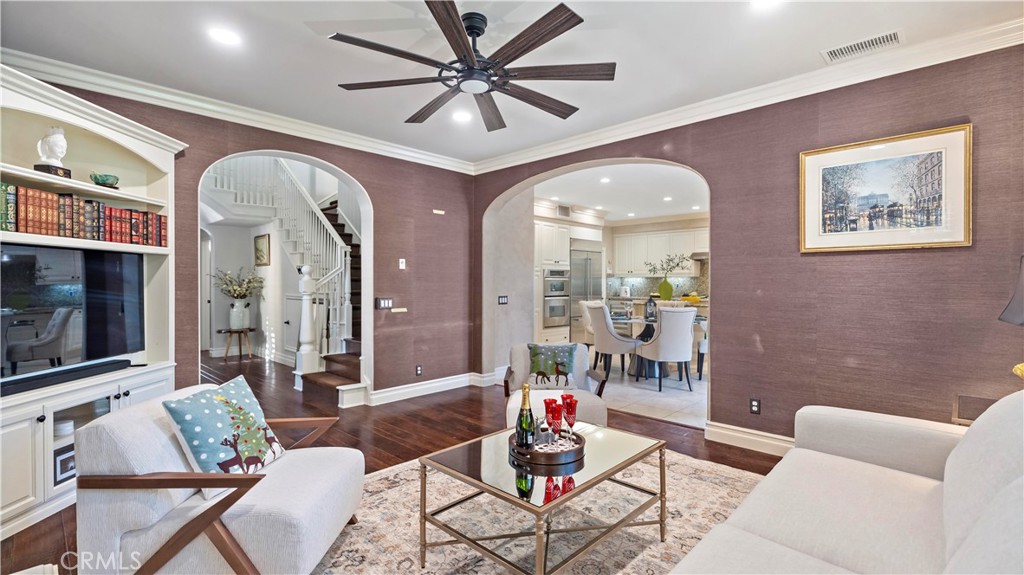 MLS #OC25275004 image #3