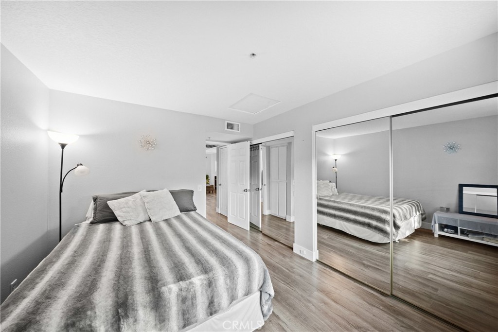 MLS #OC25275038 image #11