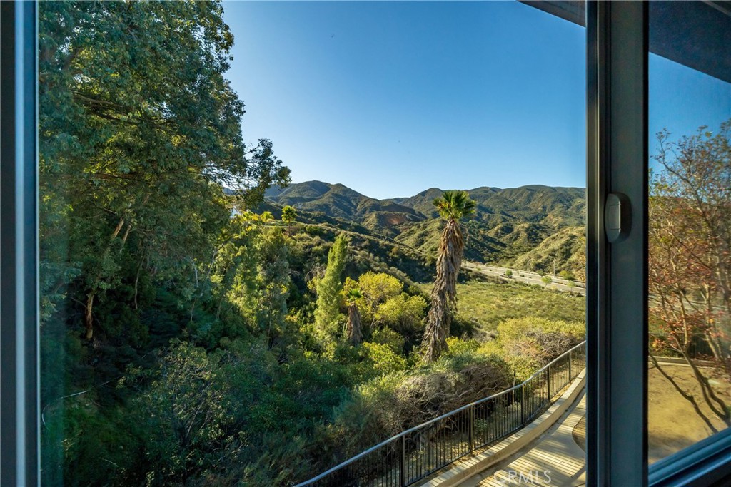 MLS #OC25275038 image #13