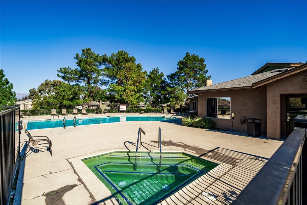 MLS #OC25275038 image #23