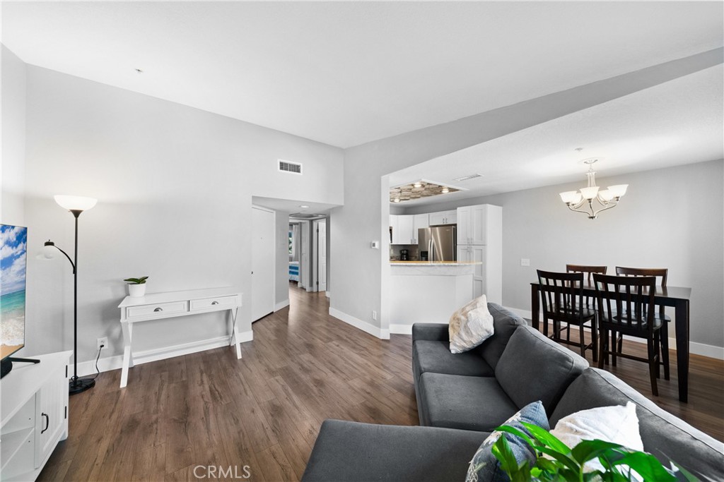 MLS #OC25275038 image #3