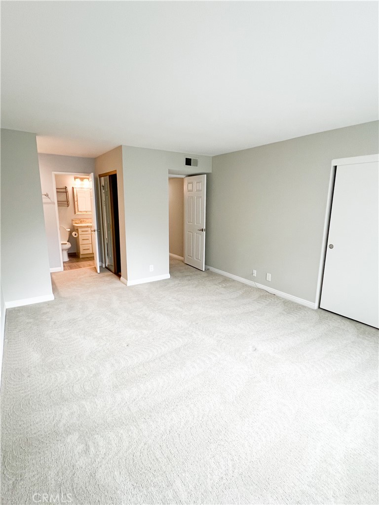 MLS #OC25275040 image #13