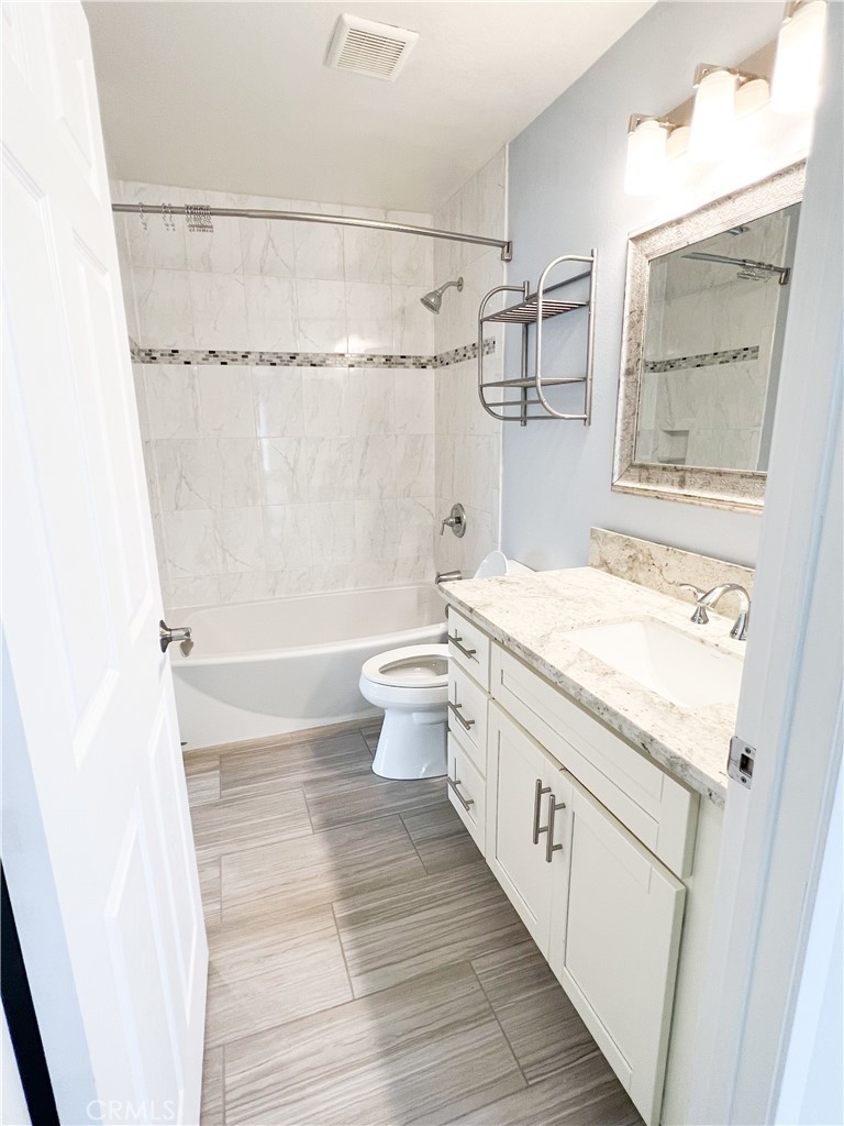 MLS #OC25275040 image #15