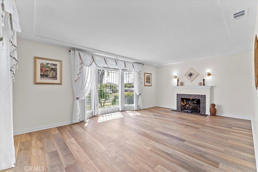 MLS #OC25275046 image #12