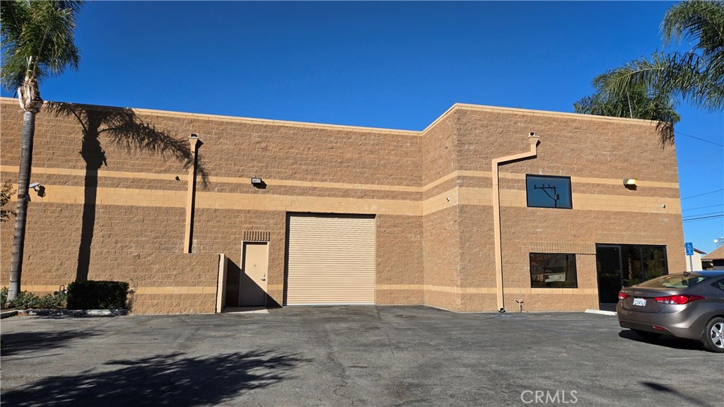 MLS #OC25275164 image #1