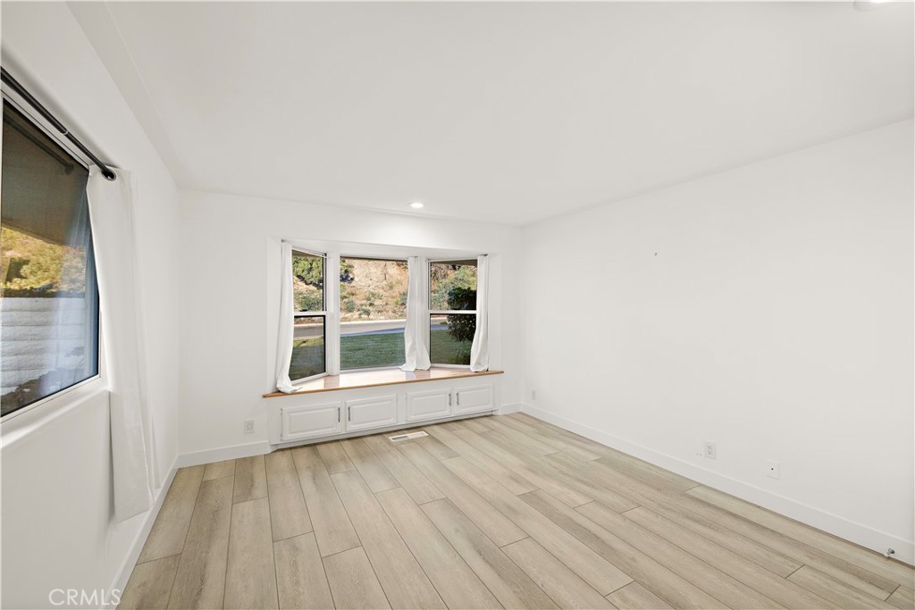 MLS #OC25275186 image #12