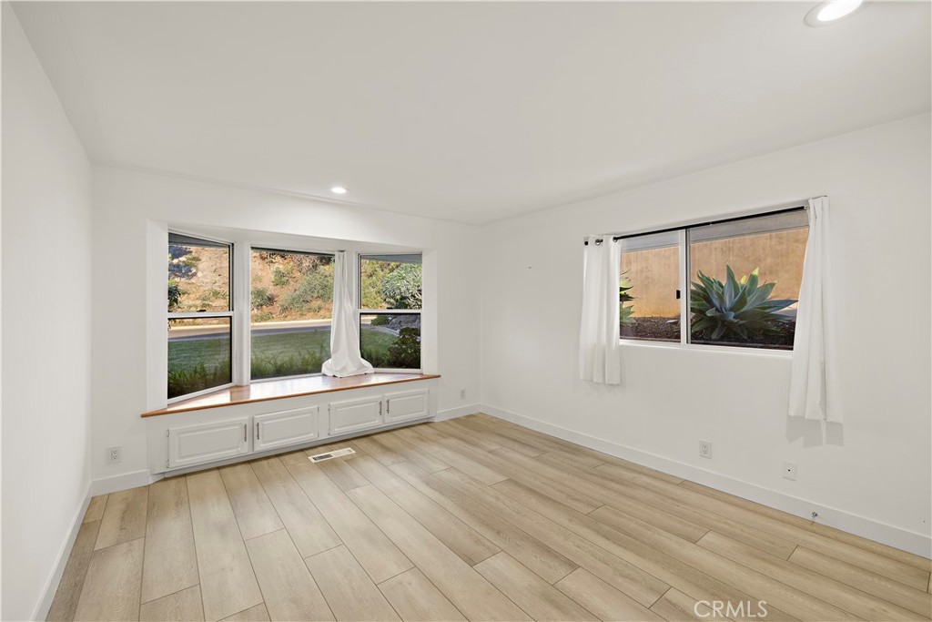 MLS #OC25275186 image #13