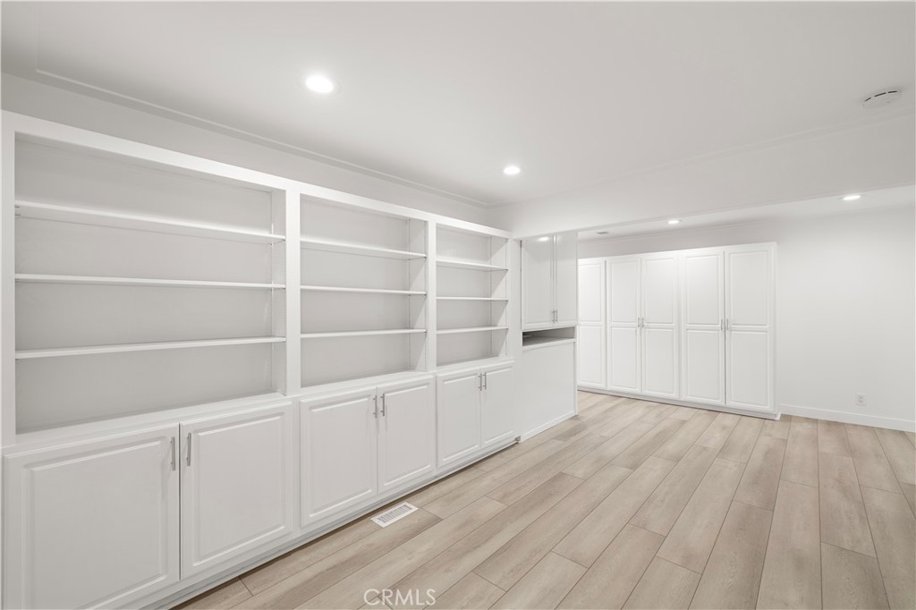 MLS #OC25275186 image #15