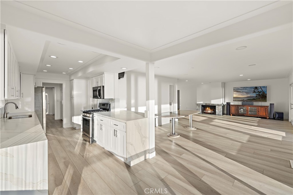 MLS #OC25275186 image #9