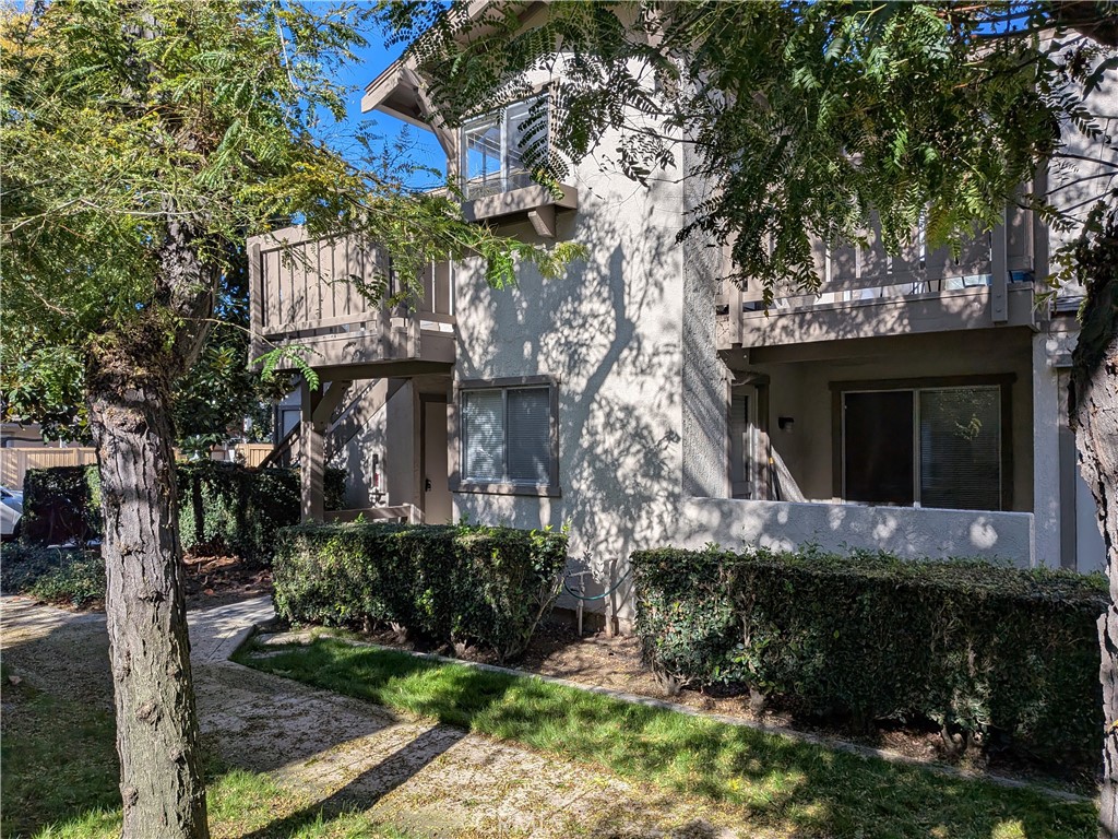 MLS #OC25275393 image #0