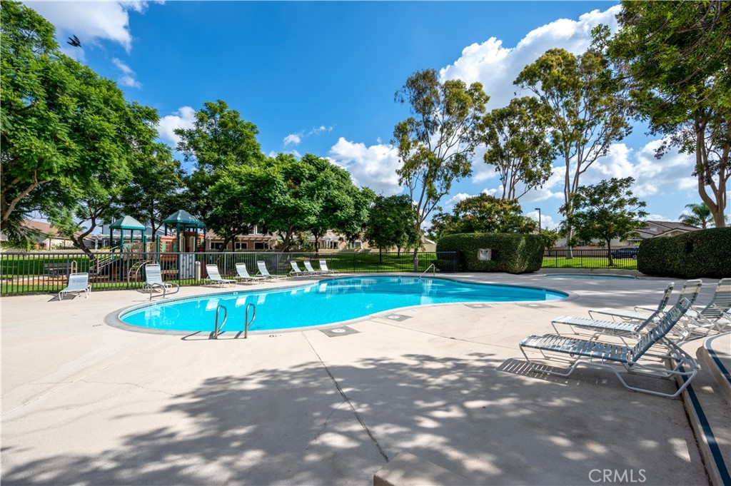 MLS #OC25275393 image #11