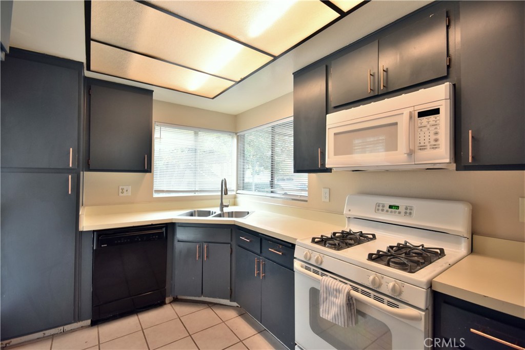 MLS #OC25275393 image #2