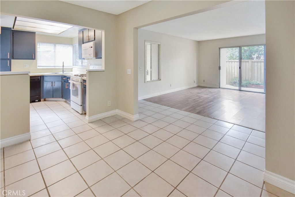 MLS #OC25275393 image #6