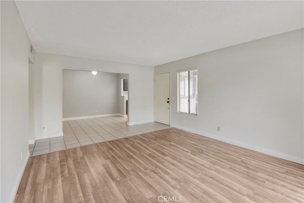 MLS #OC25275393 image #7