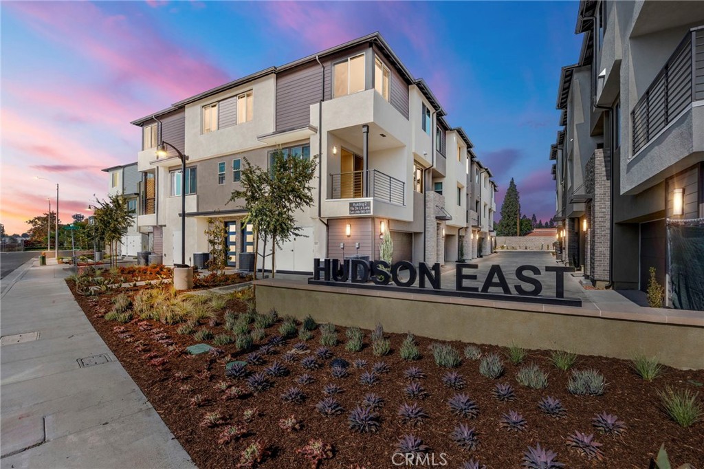 MLS #OC25275494 image #1