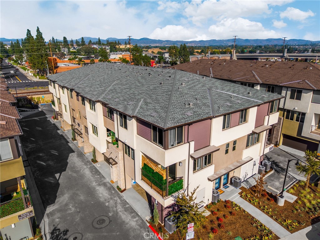 MLS #OC25275494 image #33