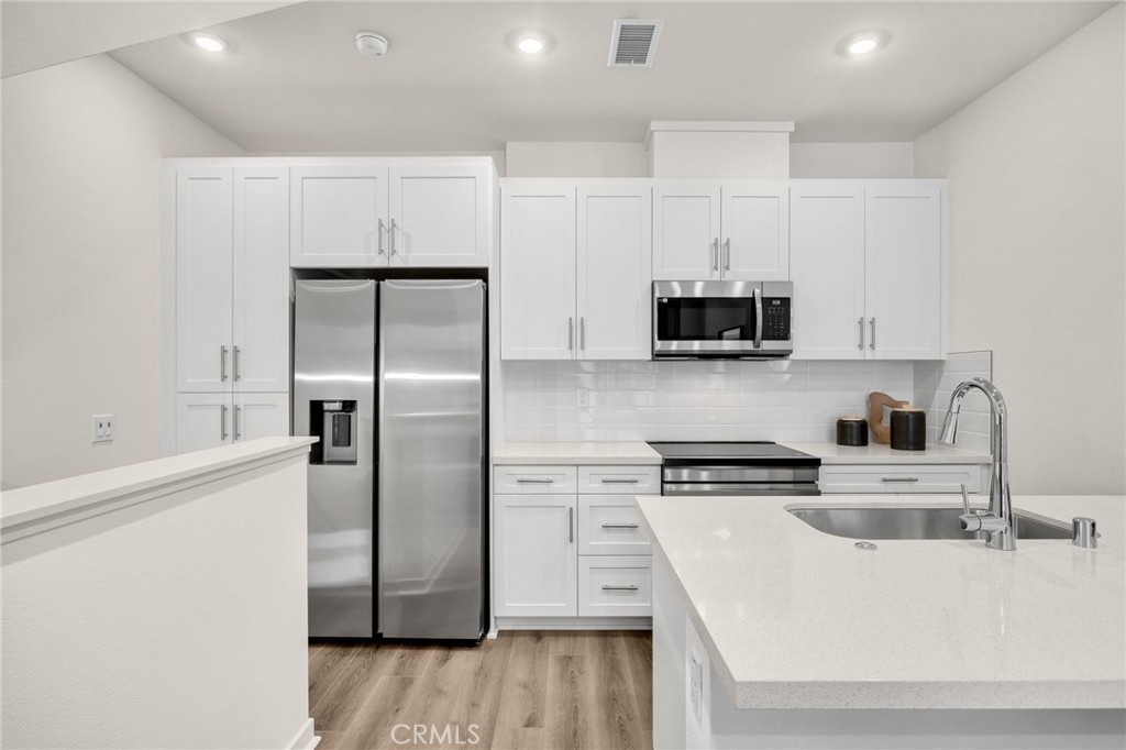 MLS #OC25275494 image #8